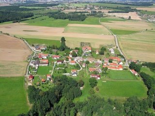 Letecký pohled na obec Borovnice